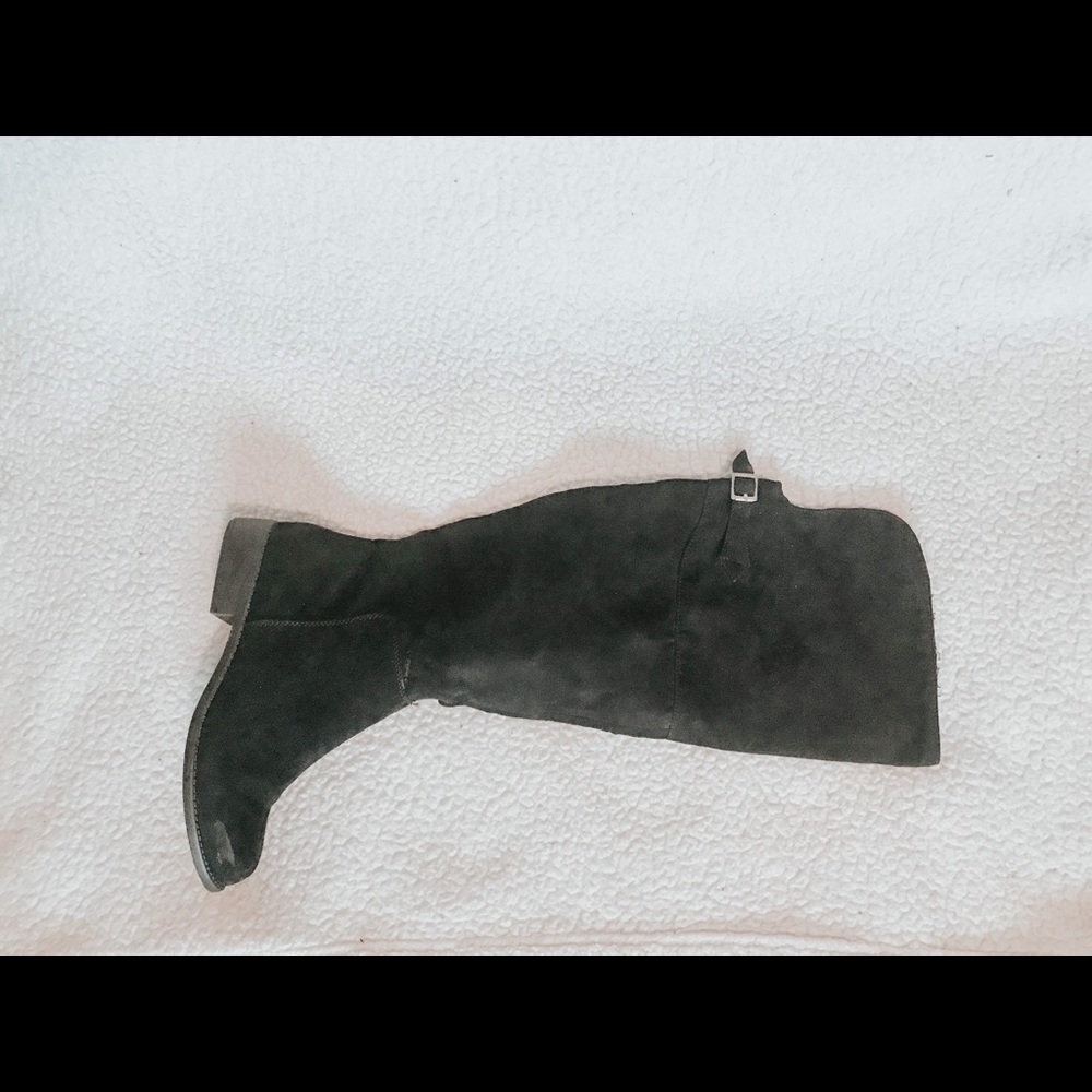 Knee length suede boots - black